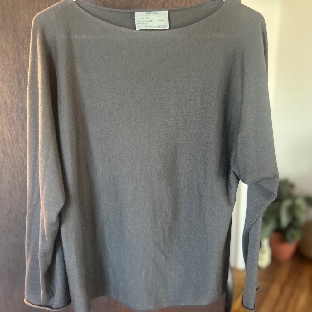 Dusán Women's Scoop Neck Sweater — Gray